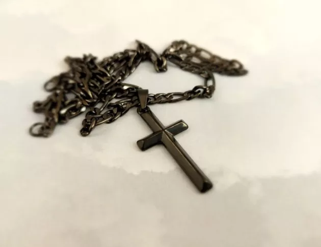 輕奢風時尚簡約十字架項鍊-黑