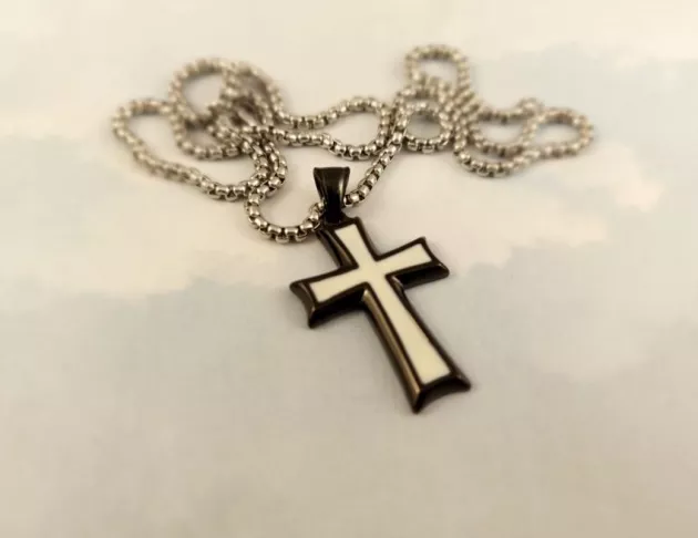 十字架抹油鈦鋼項鍊-黑鋼+白